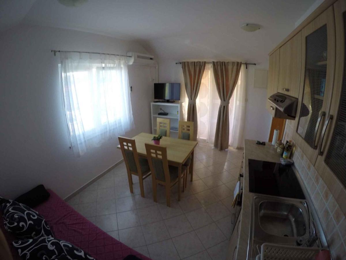 Apartment In Lopar/Insel Rab 37000 외부 사진